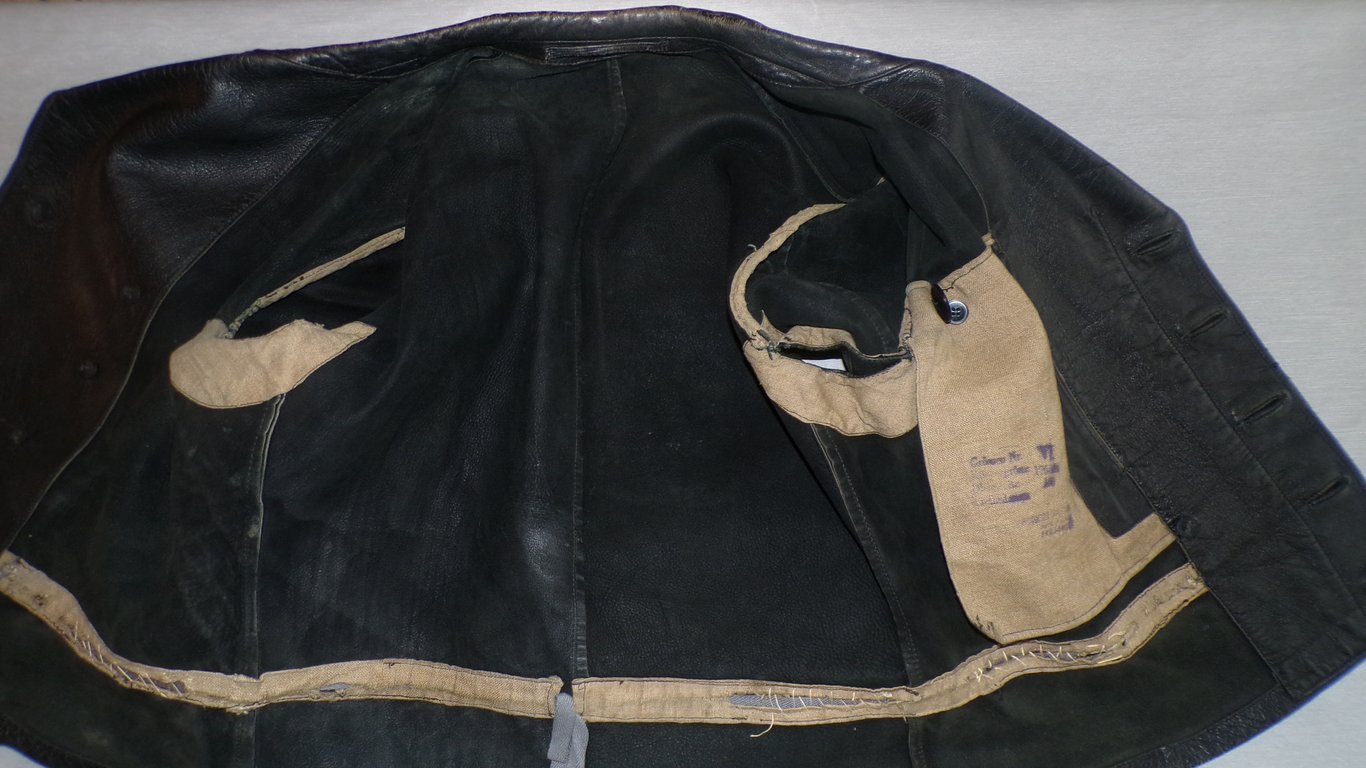 KM Mini-sub or Waffen SS panzer Uniform Part 1