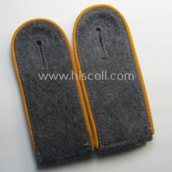 Attractive - and fully matching! - pair of...