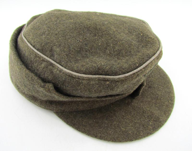 Wehrmacht (Heer) Officers field cap ‘Einheitsfeldmütze’with RBNr. 1944