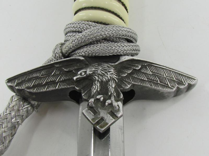 Luftwaffe Unmarked 2nd Pattern Dagger with Hanger