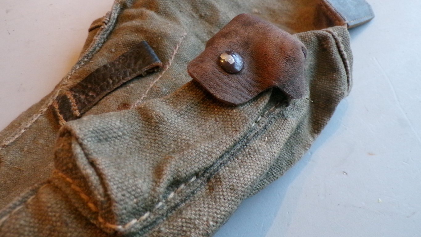 Very rare MKB42 magazine pouch