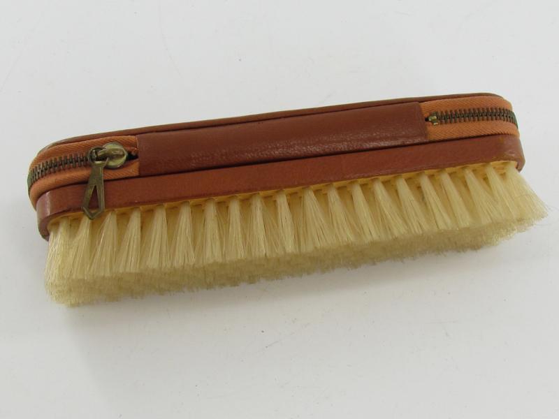 Vintage clothes brush set