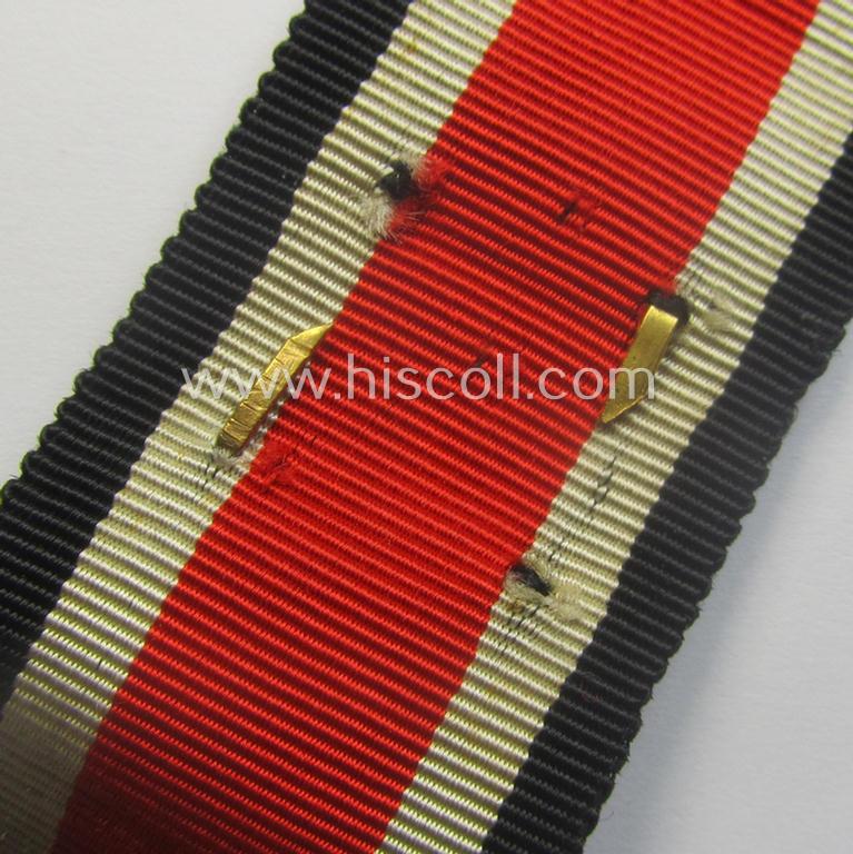 Truly used and/or tunic-removed - and actually rarely encountered! - 'Ehrenblattspange der Luftwaffe' (or: airforce honour-roll clasp) being a 'Buntmetall'- (ie. 'Tombak'-) based example by the maker (ie. 'Hersteller') 'Otto Klein & Co.'