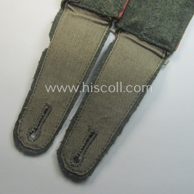 Pair of WH (Heeres) EM-type shoulderstraps: 'Soldat eines Panzer o. Panzerjäger-Abtlgs.'