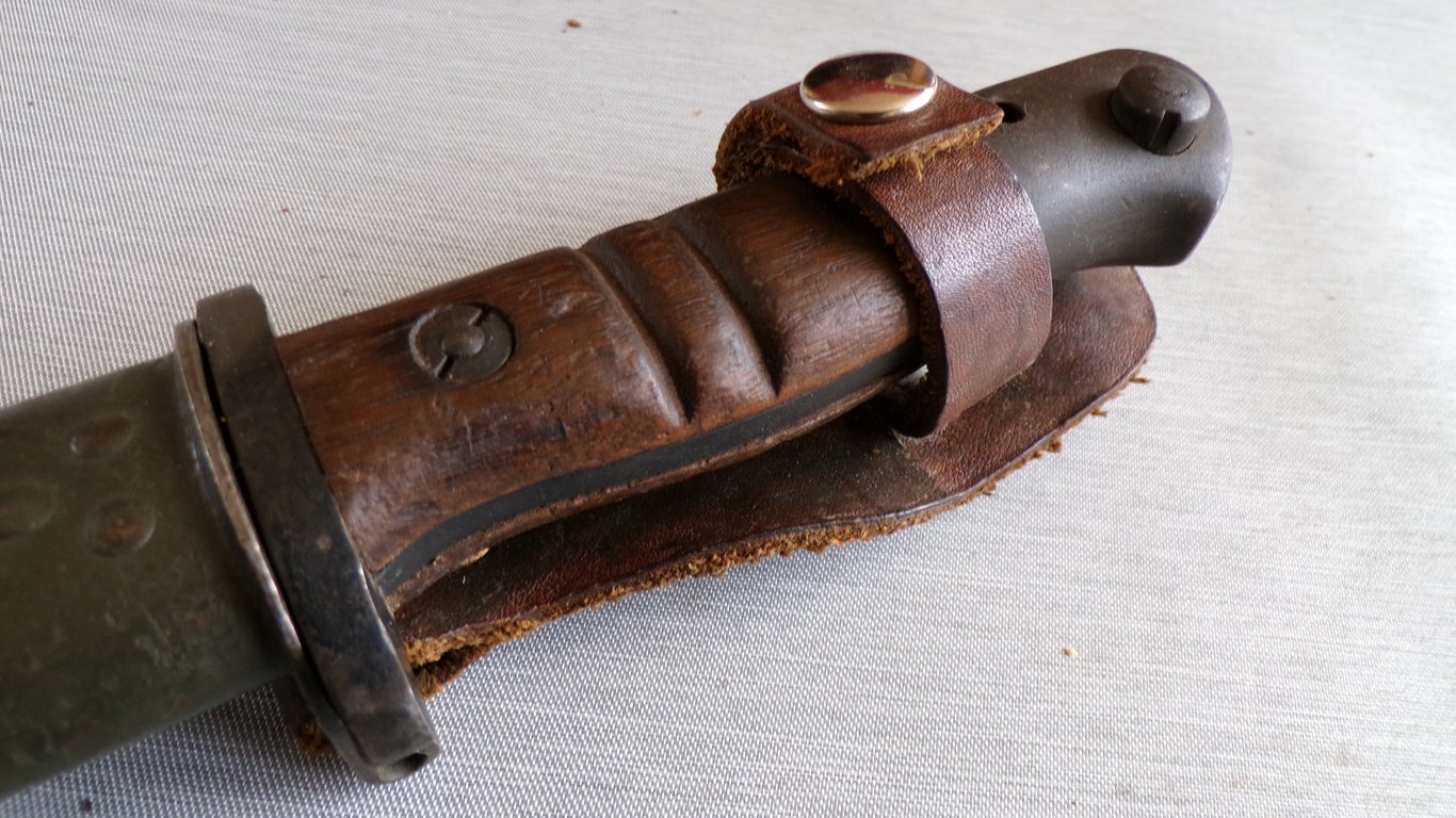 French Foreign Legion Paratrooper Combat dagger
