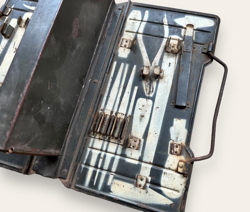 MG 34/42 Foldable Tool Kit -1940-