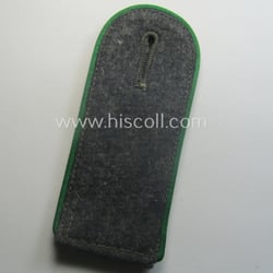 Single, later-war-period WH (Luftwaffe) enlisted-mens'-type shoulderstrap as piped...