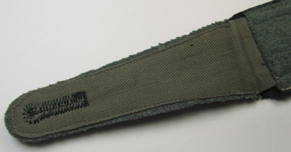 Single - and actually not that often seen! - WH (Heeres) NCO-type (ie. 'M36-/M40'-pattern- and 'pointed styled-') 'cyphered' shoulderstrap as was intended for usage by an: 'Uffz. des Infanterie-Regiments 82'
