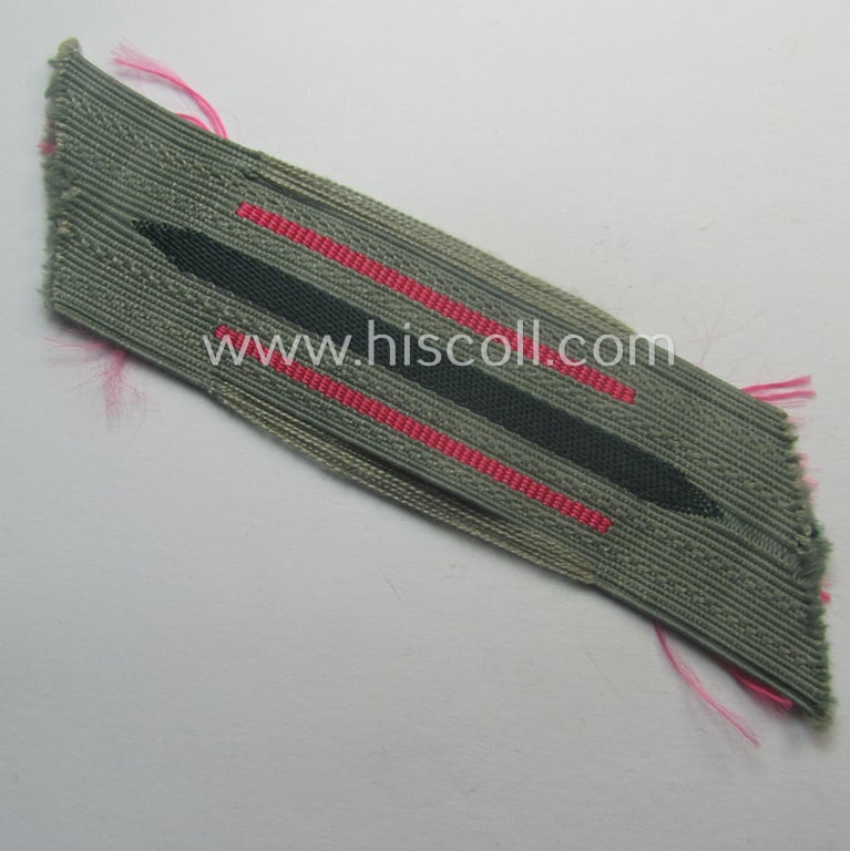 Pair of WH (Heeres) EM/NCO-type collar-tabs (or: 'Einheitskragenspiegel') as piped in the bright-pink branchcolour as intended for the: 'Panzer- o. Panzerjäger-Trpn.'