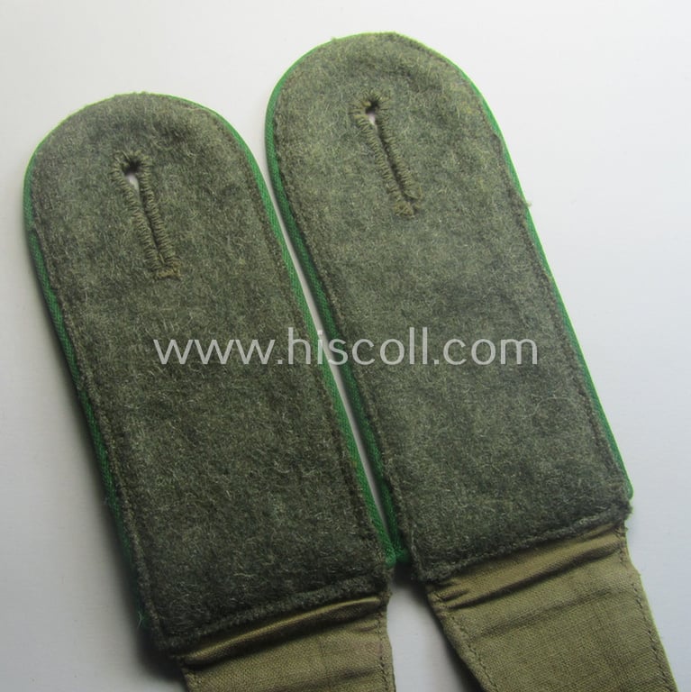 Superb - and with certainty very rarely encountered! - pair of WH (Heeres) 'tropical' (ie. truly 'DAK'-related!) EM-type shoulderstraps as was intended for a: 'Soldat der Jäger-Trpn.'