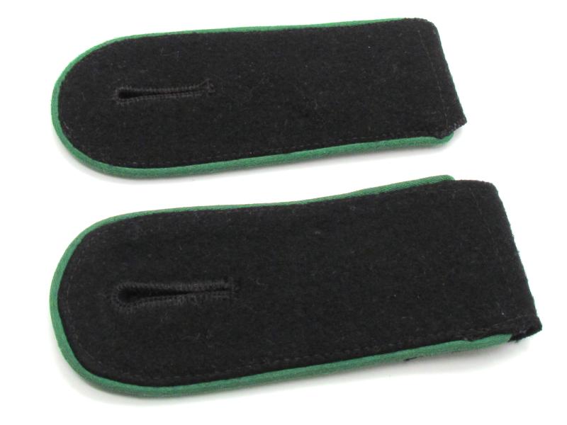 Waffen-SS mountain trooper ‘Gebirgsjäger’ enlisted shoulder boards