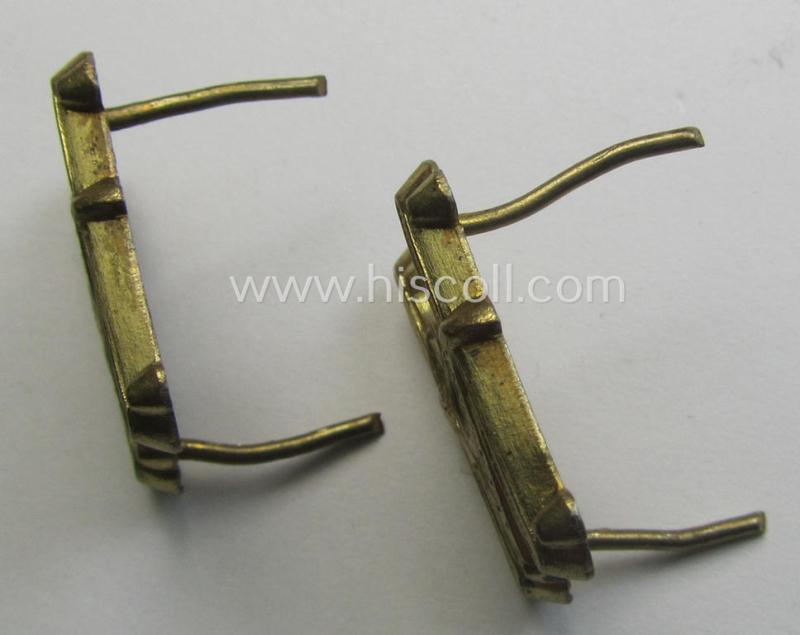 Pair of officers'-pattern, WH (Kriegsmarine) related shoulderstrap 'HV'-cyphers (ie. 'Ziffern'): 'Verwaltung'