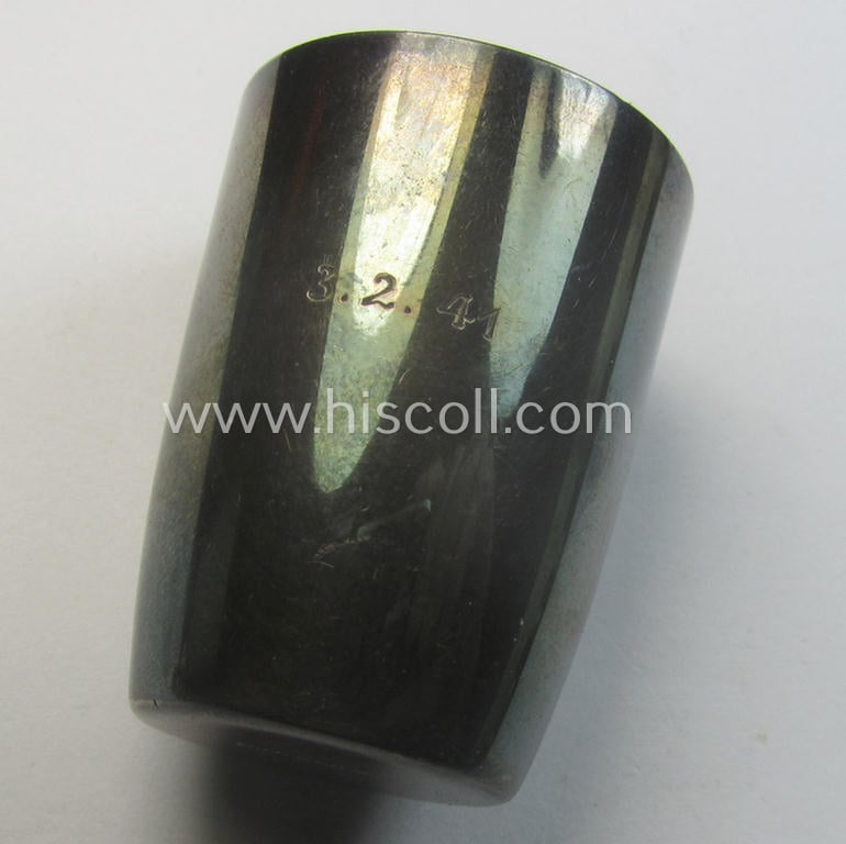 Interesting, WH (Heeres) related, neatly engraved and genuine silver-based 'souvenir'- (ie. 'Schnappsbecher') depicting the engraved text: 'A.Pi.Fü 7' and/or date: '3-2-41'