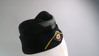 Mint 1940 Heer Black schiffchen / Side cap