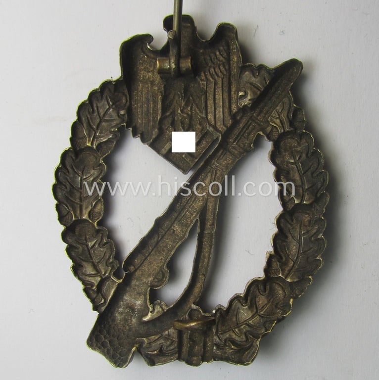 Stunning - and ususually seen! - 'hollow-back'-pattern 'Infanterie Sturmabzeichen in Bronze' being a non-maker-marked example as executed in bronze-toned metal (ie. 'Buntmetall' ie. Tombak) as was produced by the: 'Wilh. Deumer'-company
