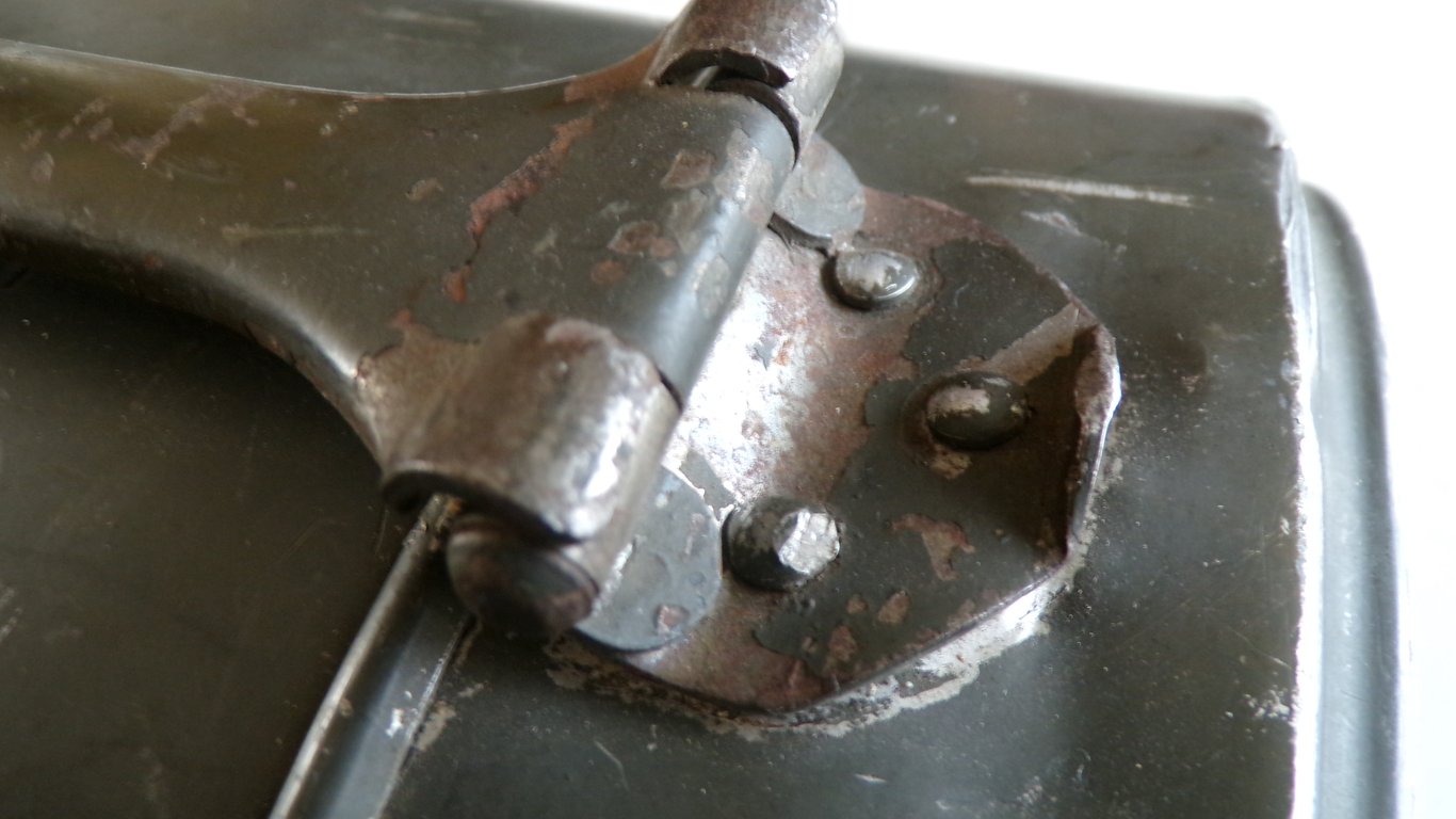 1934 Matching Mess Kit