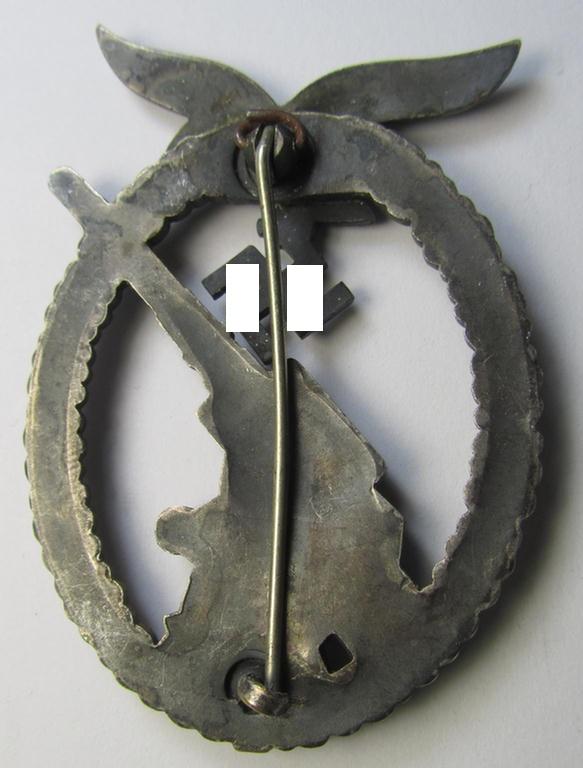 Attractive - and actually not that often seen! - 'Buntmetall'-based example of a mid-war-period- and non-maker-marked WH (Luftwaffe) 'Flakkampfabzeichen' (or: airforce anti-aircraft badge) as was produced by a to date unknown maker