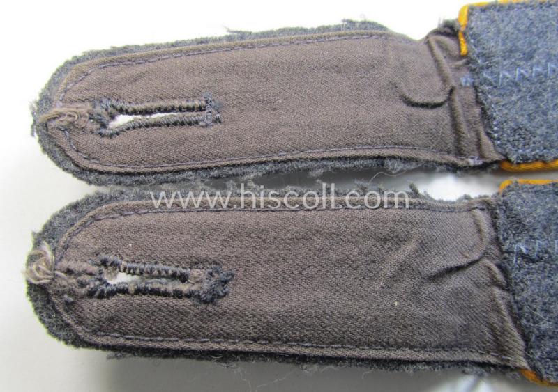 Attractive - and/or fully matching! - pair of WH (Luftwaffe) EM-type shoulderstraps as intended for usage by a: 'Soldat der Flieger- o. Fallschirmjäger-Truppen' and that comes in a moderately used- ie. worn, condition