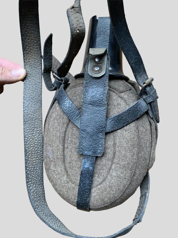 WH (HEER) 1Liter Canteen and Cup -1942-