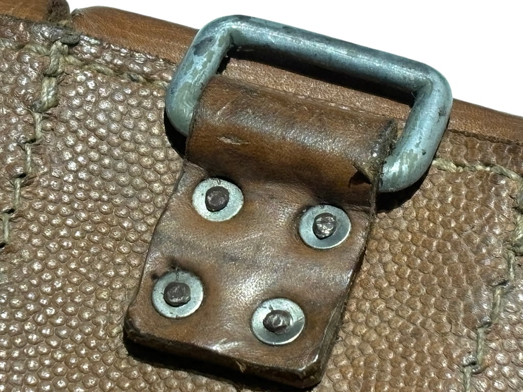 Luftwaffe matching pair light brown K98 pouches