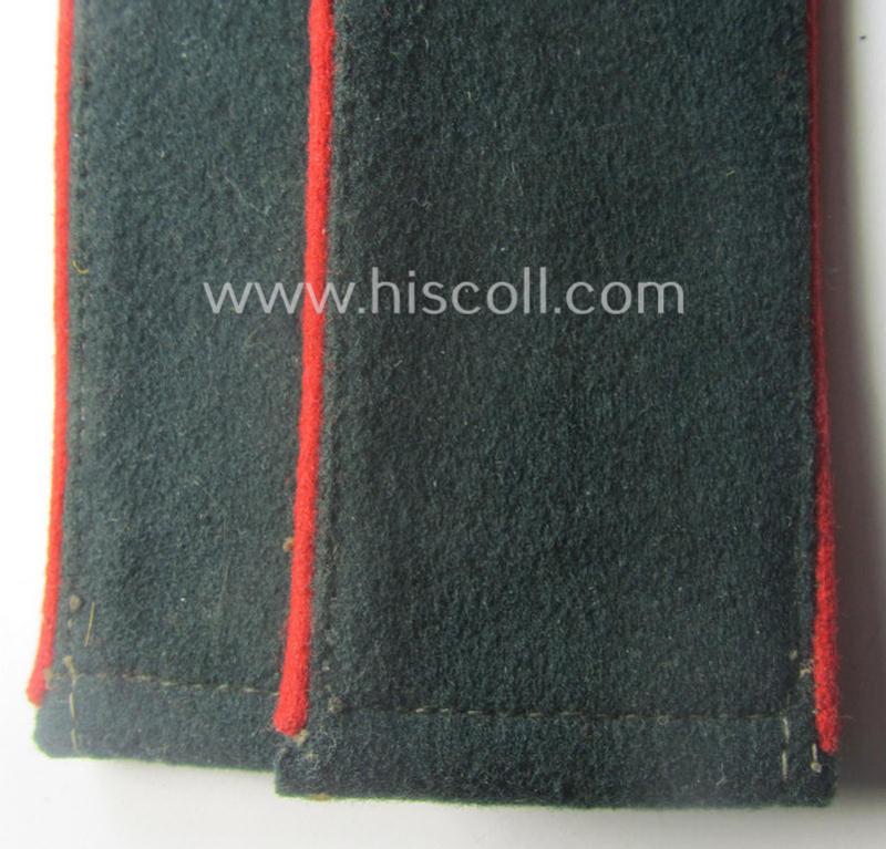 Pair of so-called: 'M40'-pattern, WH (Heeres) EM-type shoulderstraps: 'Sld. der (Sturm)Artillerie.-Trpn.'