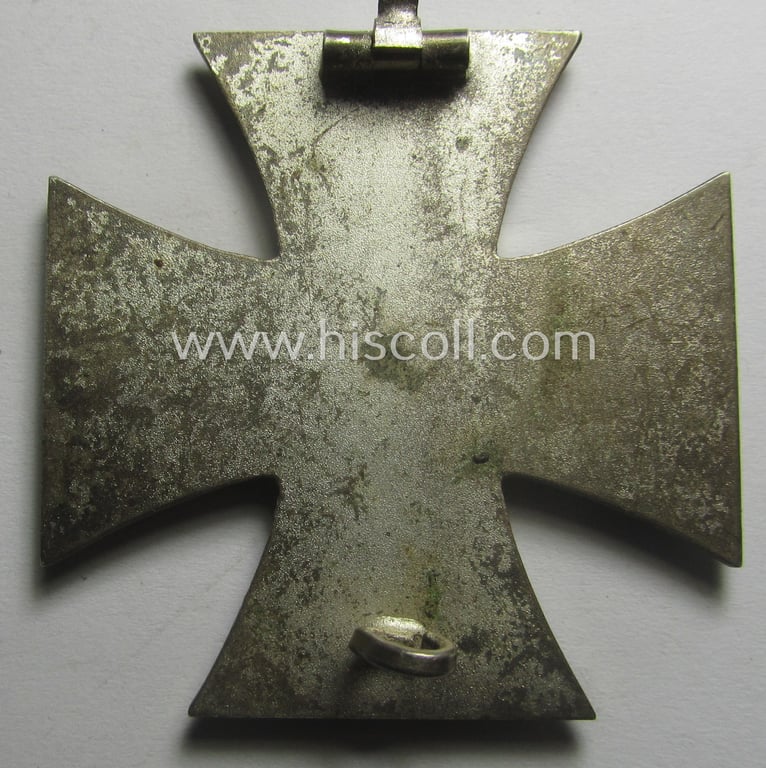 'Eisernes Kreuz 1. Klasse' (ie. Iron Cross 1st class) being a (typical) non-maker-marked example that was (I deem) produced by the desirable 'Hersteller' named: 'B.H. Mayer's Kunstprägeanstalt'