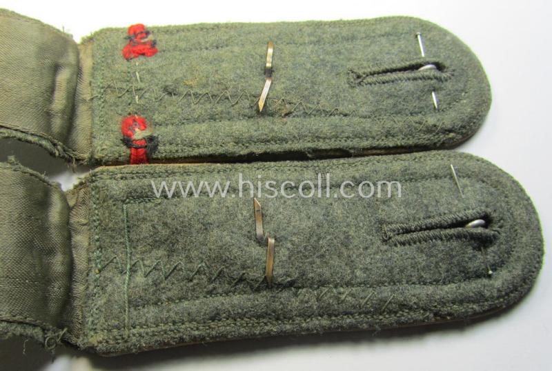 Superb - and fully matching! - pair of WH (Heeres), early- (ie. mid-) war-period- (ie. 'M41/M43'-) pattern NCO-type shoulderstraps as piped in the white-coloured branchcolour as was intended for a: 'Feldwebel eines Infanterie-Regiments'