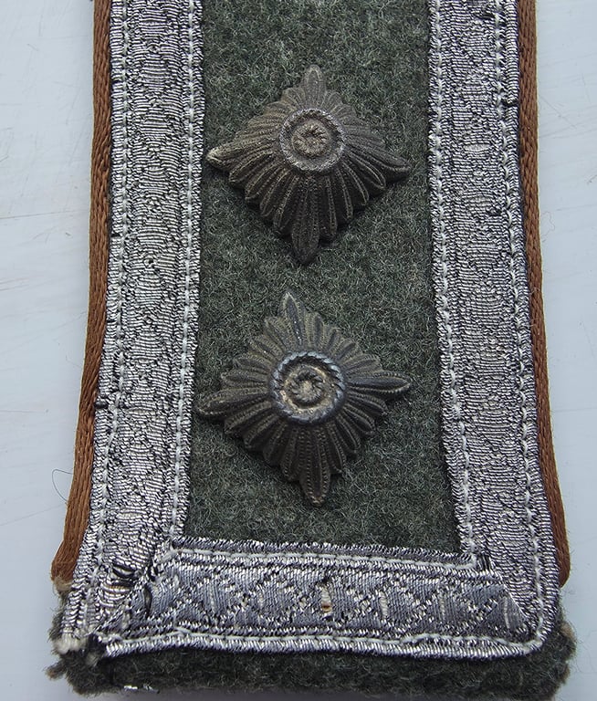 Wehrmacht M40 Kradschutzentruppe Hauptfeldwebel single strap