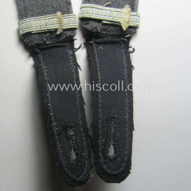 Pair of WH (Luftwaffe ie. Hitlerjugend-) related, so-called: 'Flakhelfer'-shoulderstraps as was intended for usage by a: 'Flakhelfer' (ie. later-war-period, youthful, anti-aircraft staff-member)