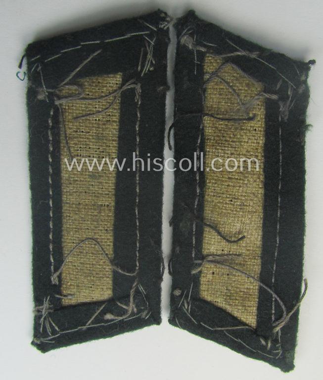 Fully matching pair of pre- (ie. early-war-) period WH (Heeres) 'M36' (ie. 'M40'-) type collar-patches (ie. 'Einheitskragenspiegel') as piped in bright-red-coloured branchcolour as intended for usage by a: 'Soldat der (Sturm-)Artillerie-Trpn....