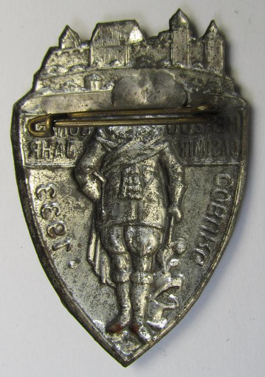 Early-period- and golden-bronze-toned, N.S.D.A.P.(?)-related 'tinnie' showing an illustration of a Herzog Johann Casimir and towns'-impression coupled with the text that reads: 'Herzog Johann Casimir Jahr - Coburg 1933'