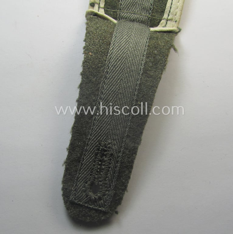 Single, WH (Heeres) later-war period- (ie. 'simplified'- ie. 'M44-'-pattern-) EM-type shoulderstrap: 'Soldat der Infanterie-Trpn.'