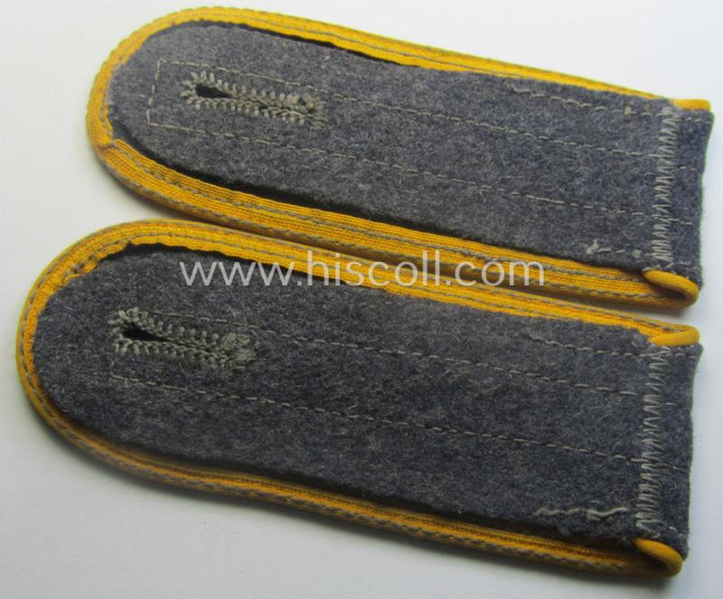 Pair of later-war-period, so-called: 'M44'-pattern, simplified WH (Luftwaffe) EM-type shoulderstraps as was intended for usage by a: 'Soldat der Flieger o. Fallschirm-Trpn.'