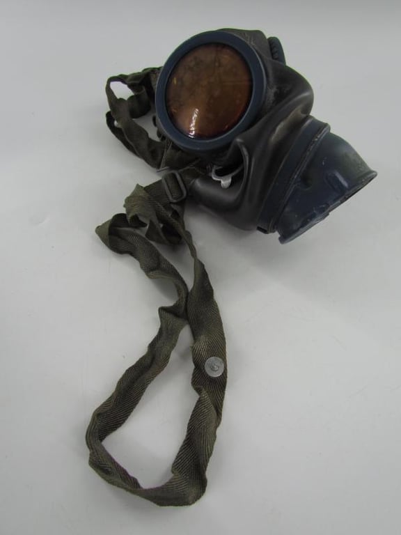 WH/SS Gasmask Cannister With M38 Gasmask and Filter