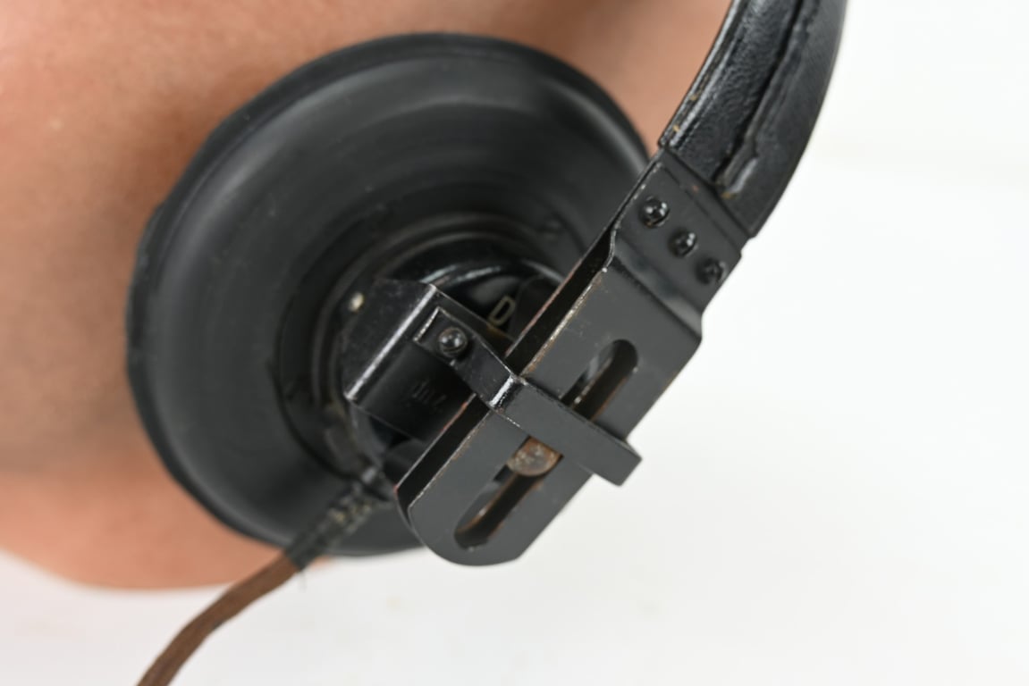 German WH Panzer Headphone 'Dfh.b'