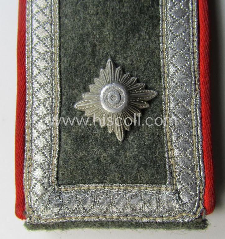 Neat - albeit single - early- (ie. mid-) war-period, WH (Heeres) so-called: 'M40'- (ie. 'M43'-) pattern, NCO-type shoulderstrap as was intended for - and worn by! - a: 'Wachtmeister eines (Sturm)Artillerie-Regiments'