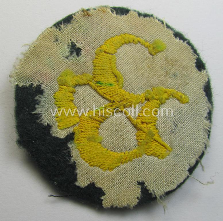 Attractive - and truly rarely encountered! - WH (Heeres) hand-embroidered, trade- and/or special-career insignia (ie. 'Tätigkeitsabzeichen') as executed on a darker-green-coloured background as was intended for a: 'Brieftaubenmeister'