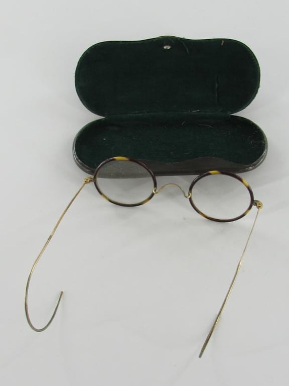 OPTAL German Reading Glasses in Case