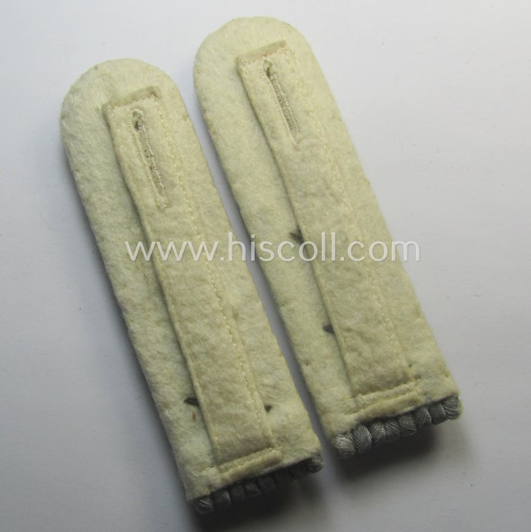 Pair of WH (Heeres) officers'-type shoulderboards as was intended for - and clearly worn by! - an: 'Oberleutnant eines Maschinengewehr-Abtlgs.'
