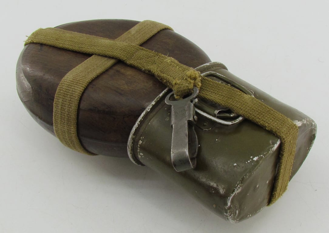 Wehrmacht 'Coconut' M31 Canteen and Cup 'H.R.E.41'