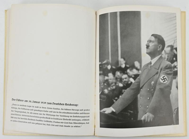 German Book: 'Das Antlitz des Führers'