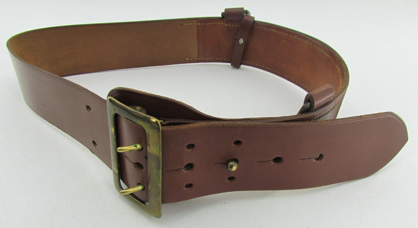 U.S. Sam Browne officer’s belt in brown leather,