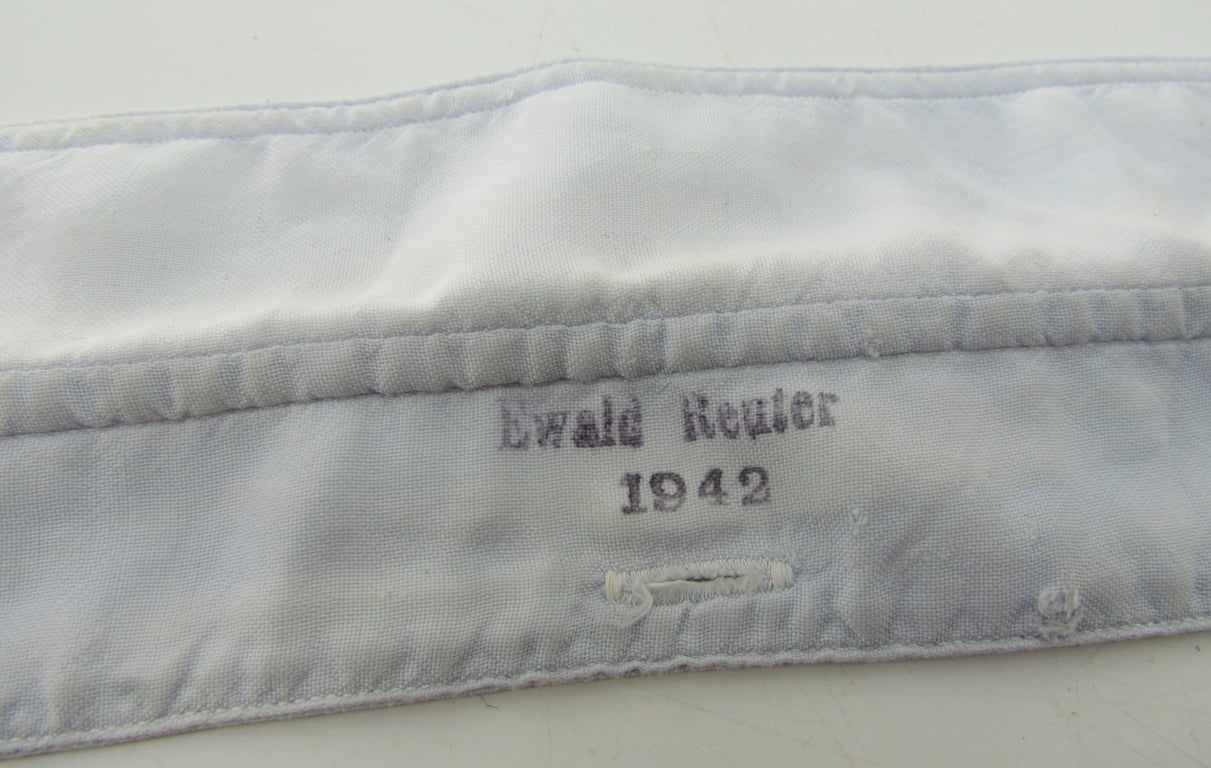 Blue-White coloured Shirt Collar (1942)