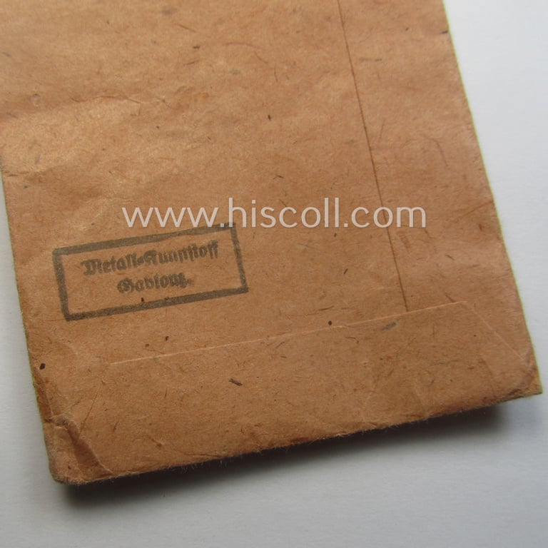 Empty 'Zellstoff'-based pouch as was intended for a medal: 'Winterschlacht im Osten 1941/42' as was produced by the company: 'Metall-Kunststoff - Gablonz'