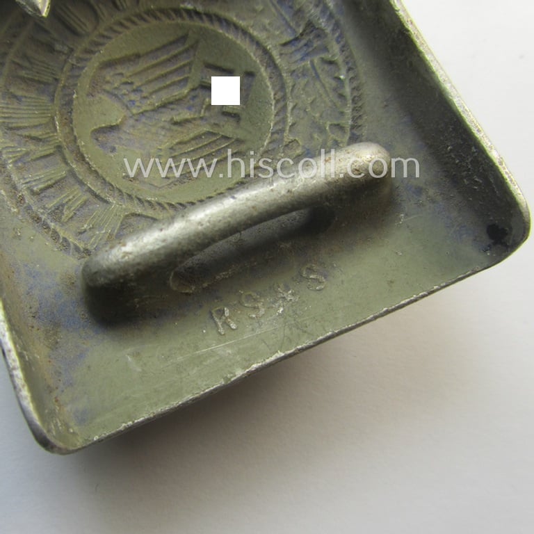 WH (Heeres) 'standard-pattern', field-grey-toned- and aluminium-based belt-buckle being a maker- (ie. 'R. Sieper & Söhne'-) marked- and/or: '1937'-dated example that comes mounted onto its leather-based tab