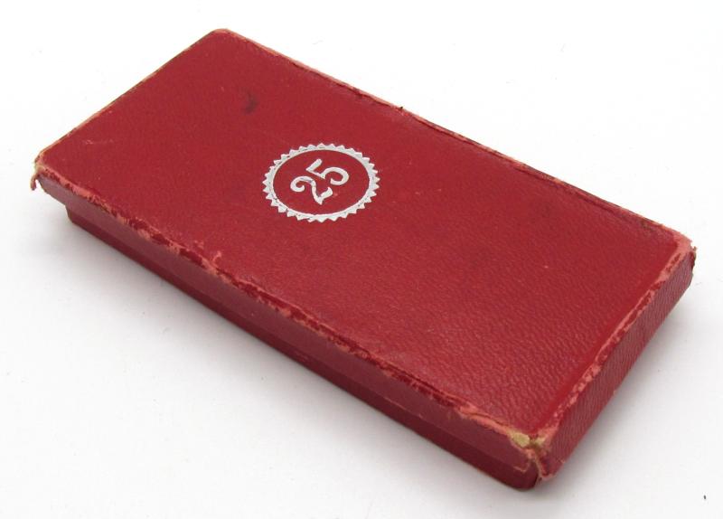 Cased 'Treudienst Ehrenzeichen 25'