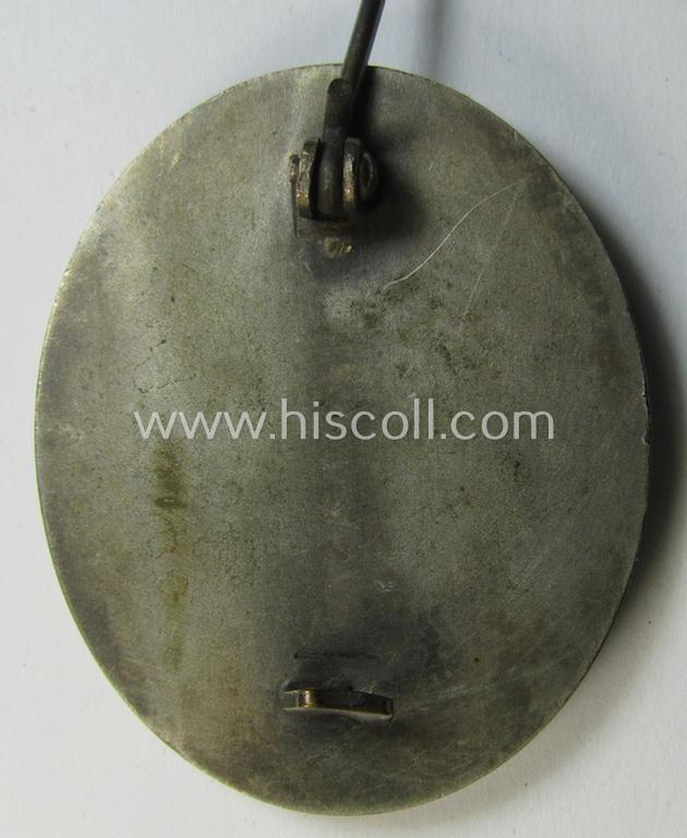 Superb, 'Verwundeten-Abzeichen in Silber' being a non-maker-marked- and typical 'Buntmetall'-based example that comes stored in its maker- (ie. 'L/11' ie. 'Wilh. Deumer'-) marked- & period etui as recently found