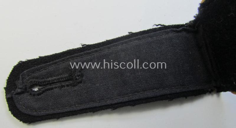 Single, WH (Heeres), I deem mid- (ie. later-war-)period, EM-type shoulderstrap (as was specifically used on the black-coloured 'wrap-around'-tunics) as was intended for usage by a: 'Soldat der Panzer-Nachrichten-Truppen'