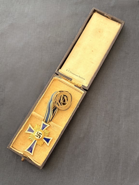 WWII GERMAN CASED MOTHER’S CROSS MEDAL CF ZIMMERMANN