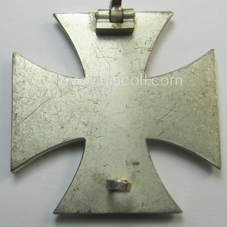 Attractive - and just minimally used! - 'EK 1. Kl.' (or: Iron Cross 1st class) being a typical non-maker-marked example as was produced by the 'Hersteller': 'Wächtler u. Lange'